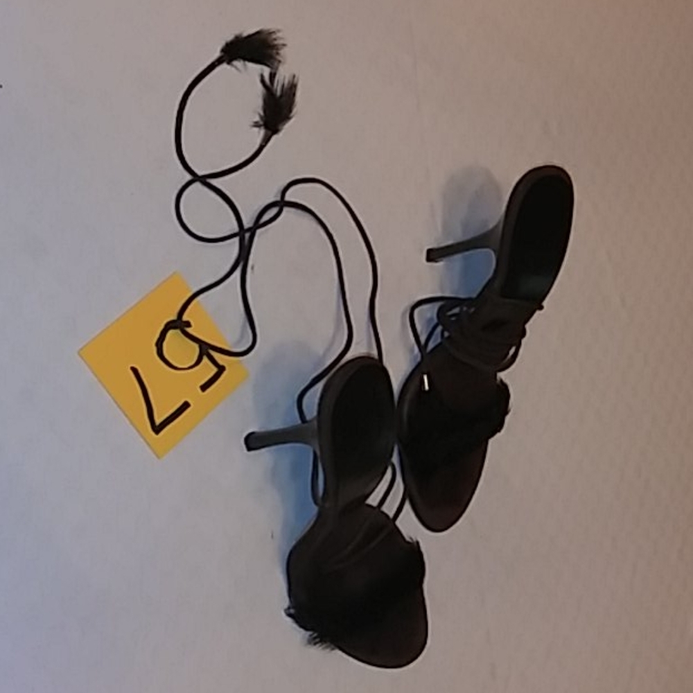 Heels - Picture 3 of 6